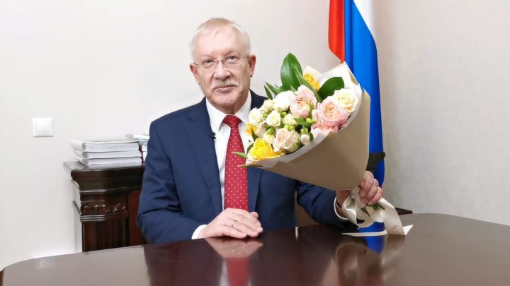 Депутат ГосДумы, председатель Комитета Государственной Думы по контролю поздравил медицинских работников с профессиональным праздником