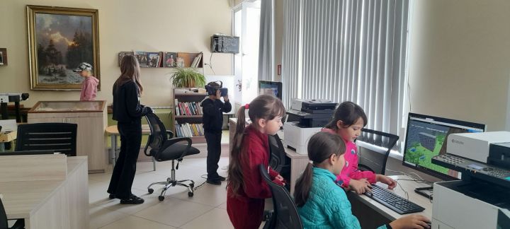 Центральную библиотеку Болгара посетили учащиеся из Иске-Рязяпа