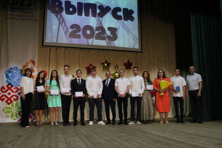 В Болгаре прошёл районный выпускной бал