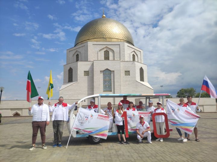 Спустя 10 лет факелоносцы эстафеты  огня Универсиады встретились снова