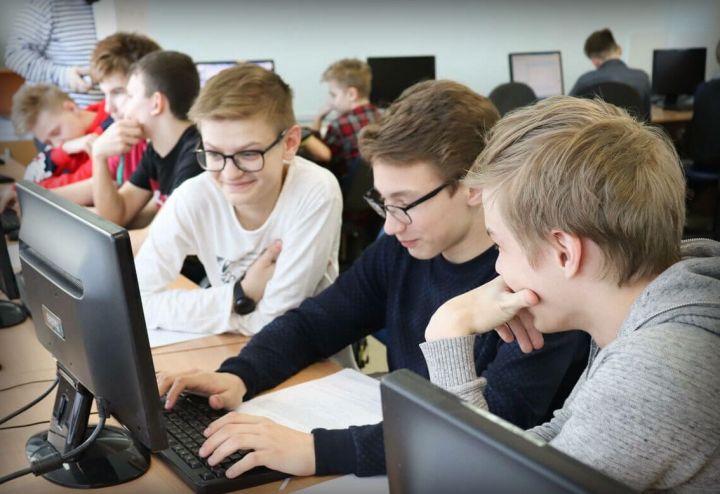 Спасские школьники могут обучиться на бесплатных курсах по программированию