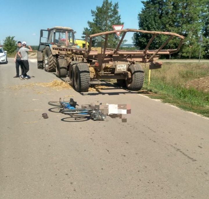 В Татарстане 60-летний велосипедист погиб под колёсами трактора