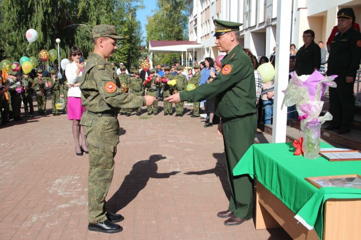 В Болгарской кадетской школе-интернате имени П.А.Карпова прозвенел первый звонок