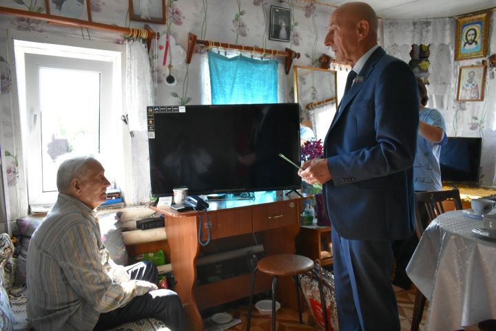 Старожил села Полянки отметил 90-летний юбилей