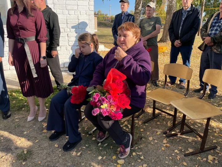 В Кимовской школе открыли мемориальную доску в память о бойце СВО