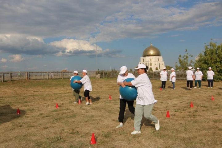 Команда проекта «Возраст - это только цифра» устроила «Спортивные старты»