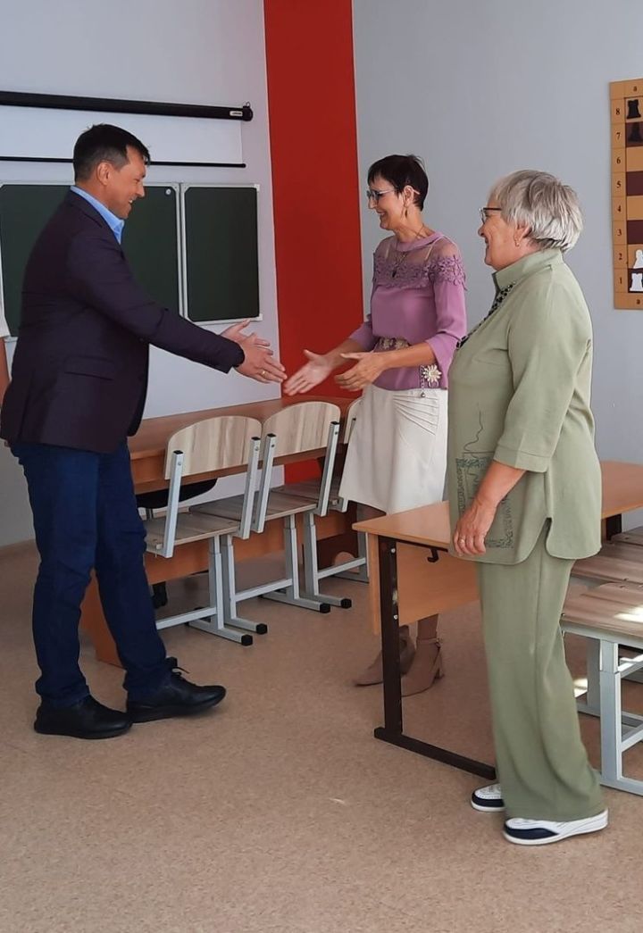 Никольскую школу посетил министр земельных и имущественных отношений РТ Фаниль Аглиуллин