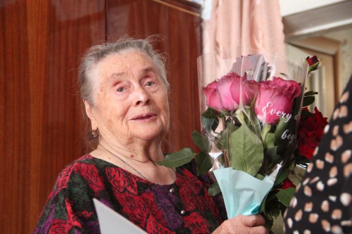 90 лет отметила жительница села Красная Слобода