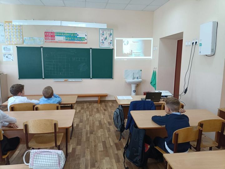В Болгарской санаторной школе прошли классные часы по теме терроризма
