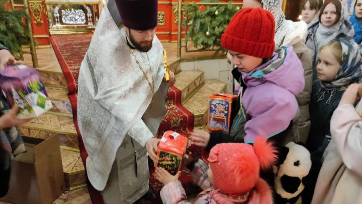 В Свято-Авраамиевском храме Болгара отметили детское Рождество