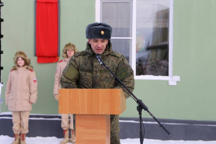 В Билярске открыли памятную доску в честь Героя России Расима Баксикова