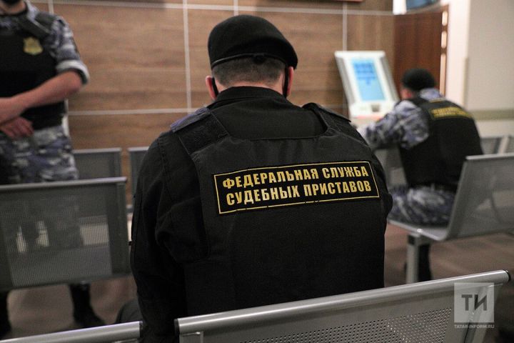 Житель Спасского района получил арест на свою долю в квартире