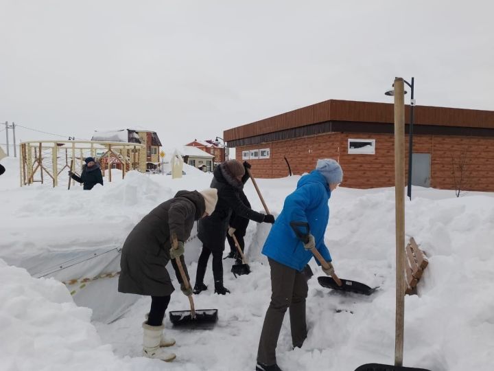 В Болгаре проводится «субботник» по очищению города от снега