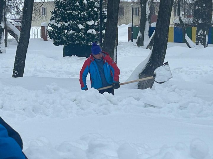 В Болгаре проводится «субботник» по очищению города от снега