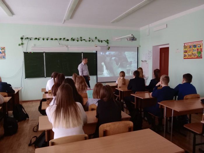 В Болгарской средней школе №2 для учащихся 8-10 классов состоялась лекция «Освобождение Ленинграда»