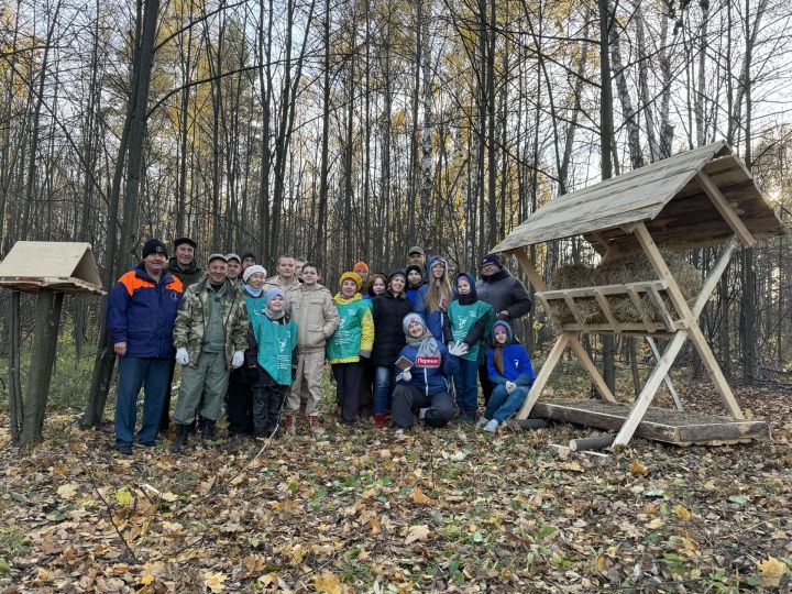 В Спасском районе установили кормушки и солонцы для диких животных