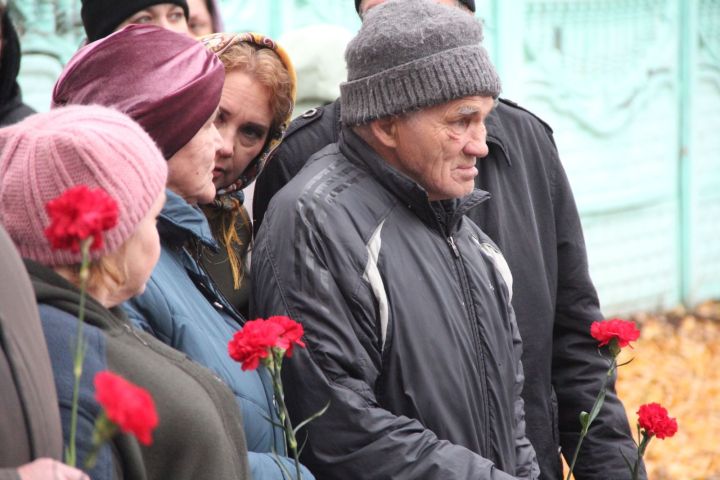 В Болгаре память жертв политических репрессий минутой молчания почтили