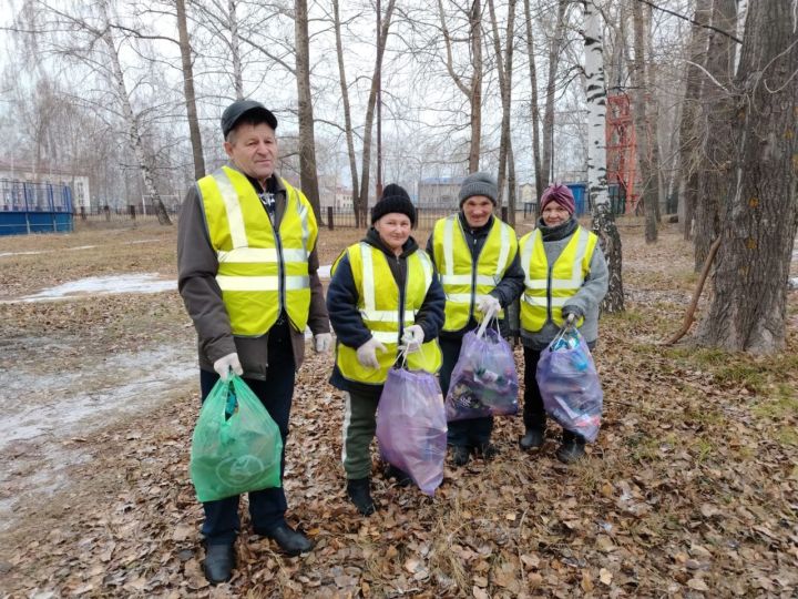 Активисты Спасского ДИПИ провели экологическую акцию