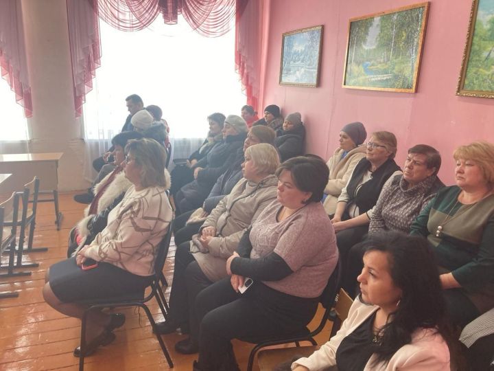 В Бураковской школе состоялась встреча родителей школьников с автоинспектором