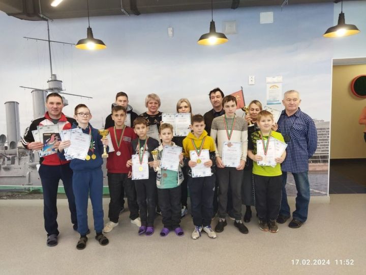 Воспитанники «Регаты» победили в соревнованиях по простейшим судомоделям