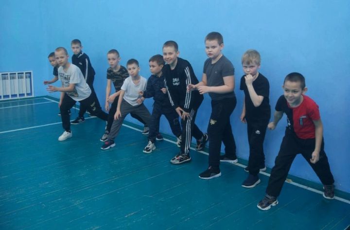В Болгарской первой школе прошёл успешный приём нормативов ГТО