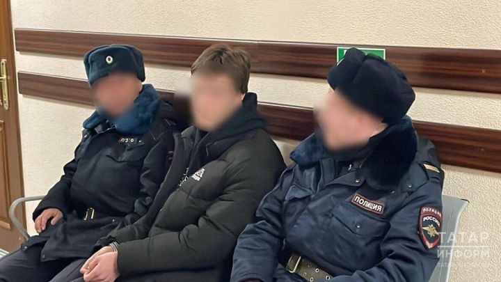 В Казани 16-летний водитель протащил сотрудника ДПС на автомобиле