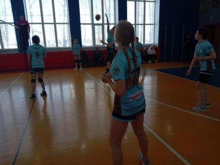 Спасские спортсмены приняли участие в турнире по волейболу