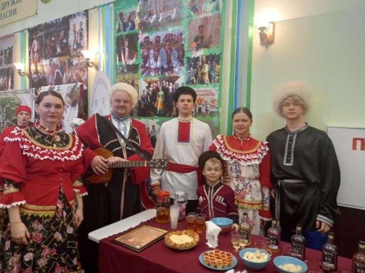 Семья из Болгар приняла участие в конкурсе «Эхо веков в истории семьи» в Аксубаево