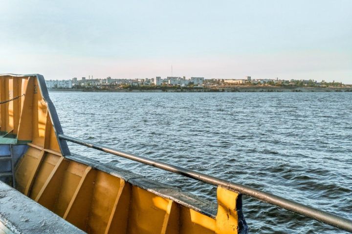 Два грузовых парома столкнулись на Волге