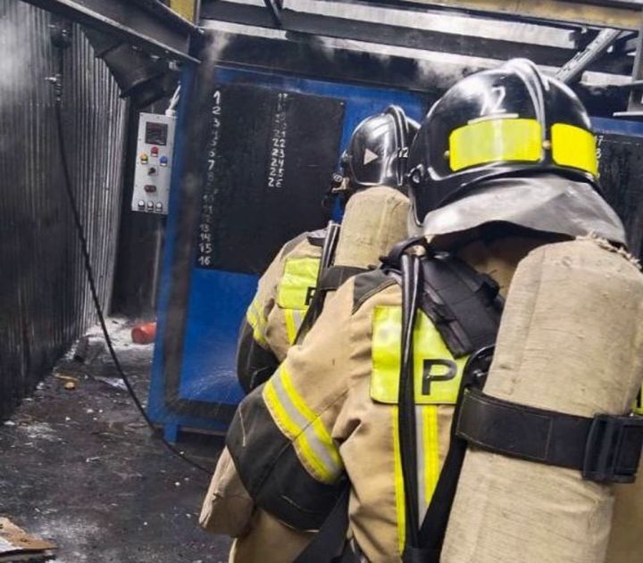 В Челнах произошёл пожар в цехе по производству топливных баков