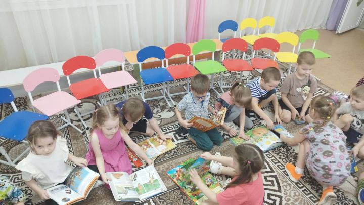 В детском саду «Антошка» проведена беседа с детьми на тему «Книги — наши лучшие друзья»