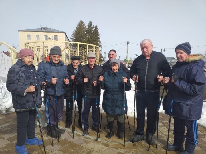 Подопечные Спасского дома-интерната прокладывают маршрут «Тропа здоровья»