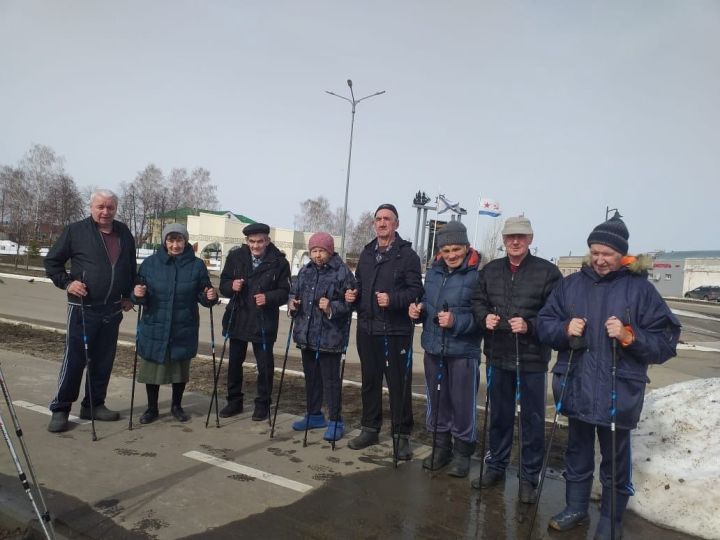 Подопечные Спасского дома-интерната прокладывают маршрут «Тропа здоровья»