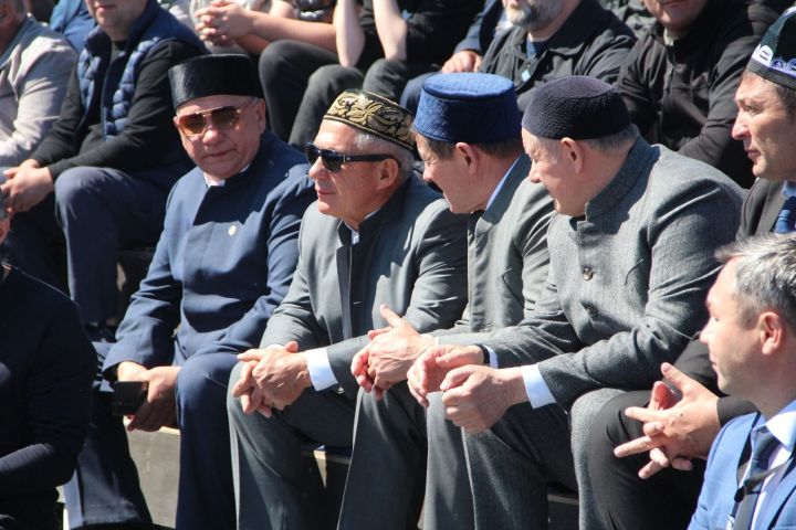 Праздник «Изге Болгар жыены» собрал на священной земле тысячи мусульман