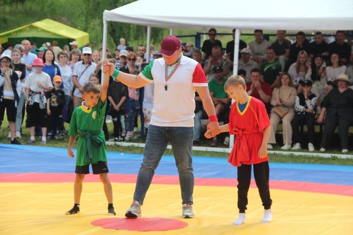 Ришат Сагиров завоевал титул абсолютного батыра Сабантуя в Болгаре