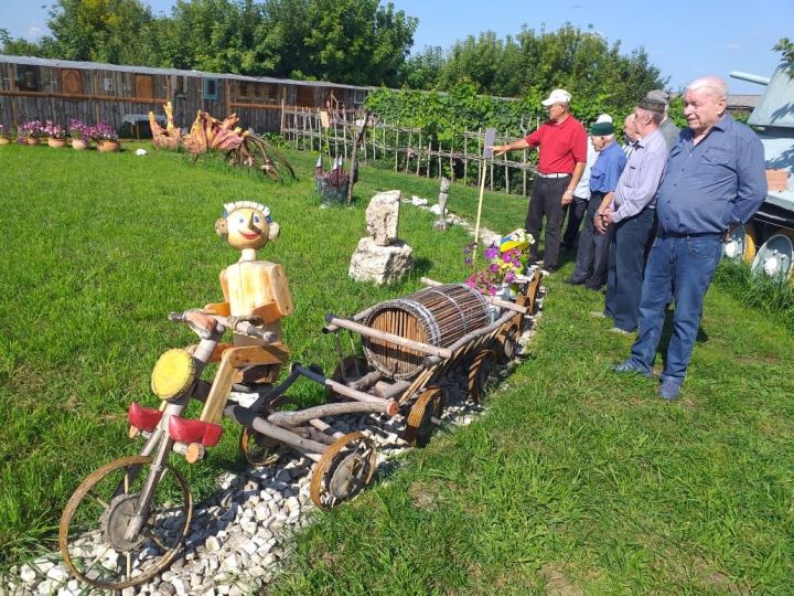 Жильцы Спасского дома-интерната посетили музей Фёдора Парунзина