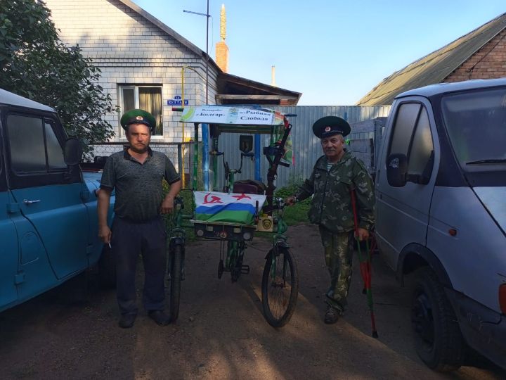 Житель Болгара совершает велопробег в память о погибших под Курском и на СВО