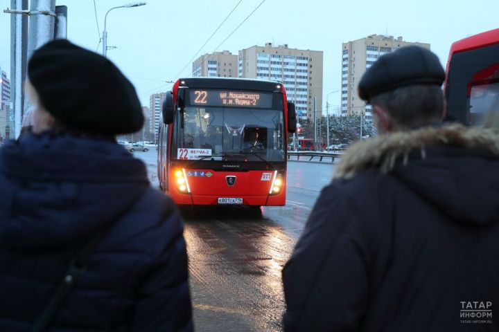 Пассажирка автобуса в Казани сломала ногу из-за драки водителей