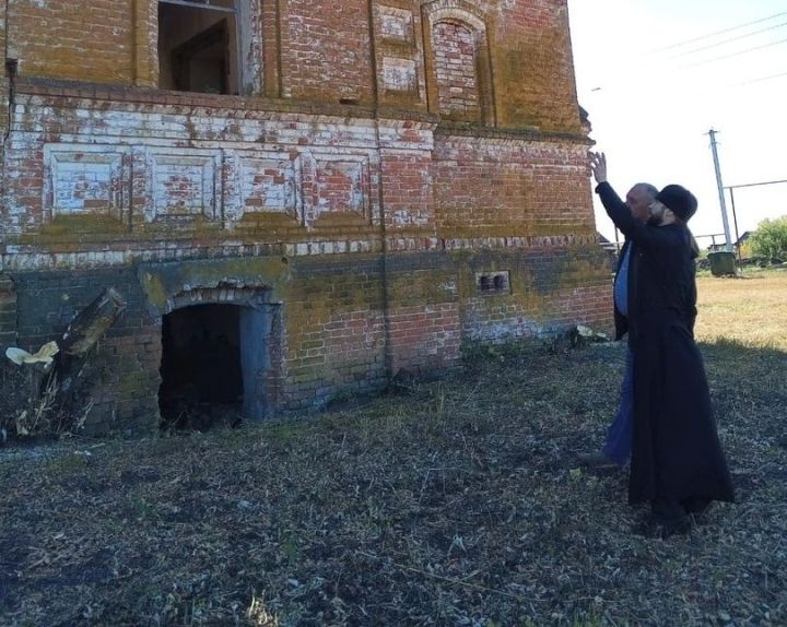 В селе Никольское обсудили вопросы поддержания старинного храма села Бугровка