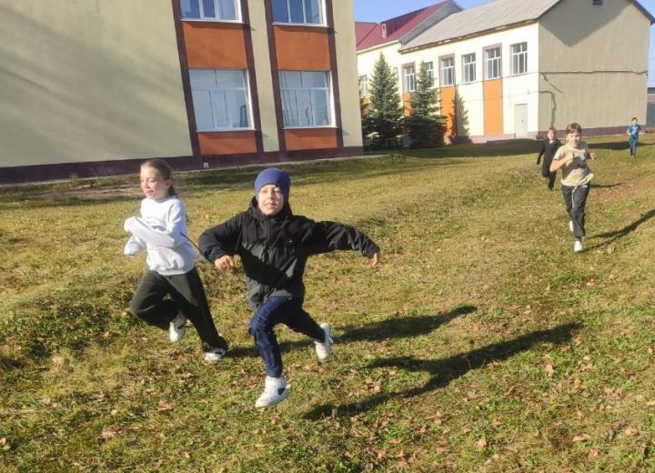 Ученики первой городской школы Болгара сдали нормативы ВФСК ГТО