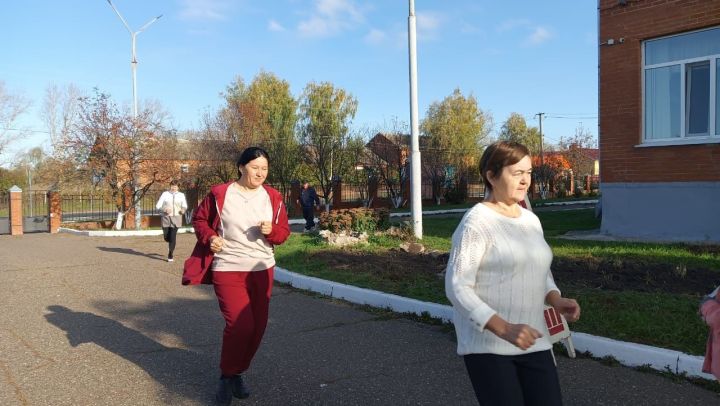 Учителя Искерязапской школы сдали нормативы ВФСК ГТО