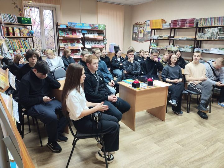 Патриотический брейн-ринг прошел в библиотеке Болгара