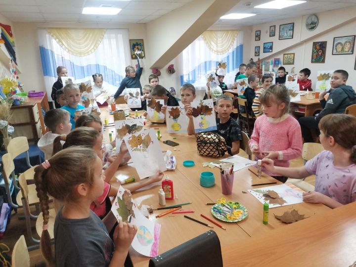 Педагоги Дома детского творчества Болгара провели осенний мастер-класс