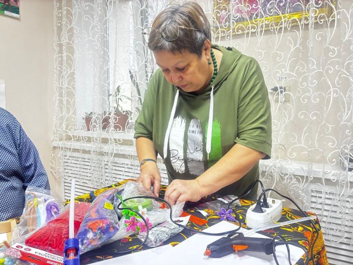 Председатель ветеранской организации Красной Слободы провела мастер-класс в Спасском ДИПИ