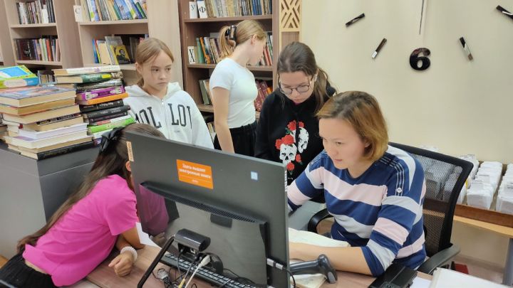 Воспитанники центра «Благопомощь» открыли для себя модельную библиотеку Болгара