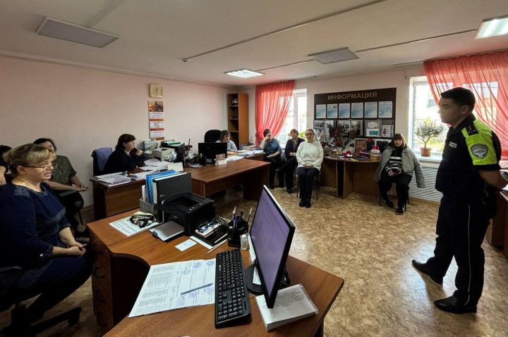 Безопасность пешеходов обсудили в центре социального обслуживания «Рассвет» Спасского района