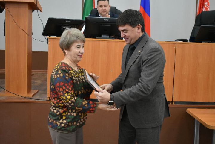 Коллективы образовательных учреждений района отмечены Благодарственными письмами