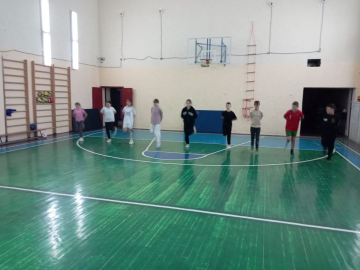 Школьники Болгара познакомились с комплексом ГТО на специальных уроках