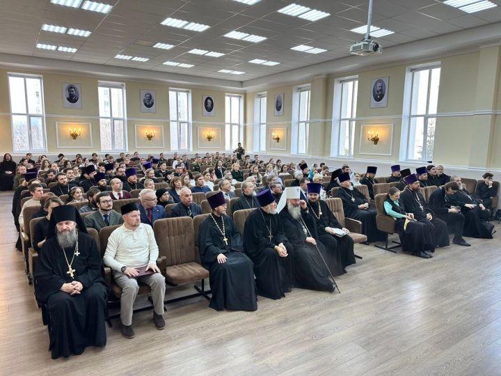 Делегация Болгарской исламской академии выступила на всероссийской конференции в Казани