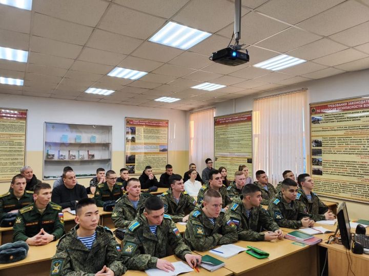 В Казани завершилась выставка военных вузов «Есть такая профессия — Родину защищать!»